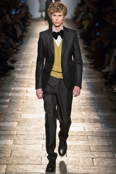 Look 47